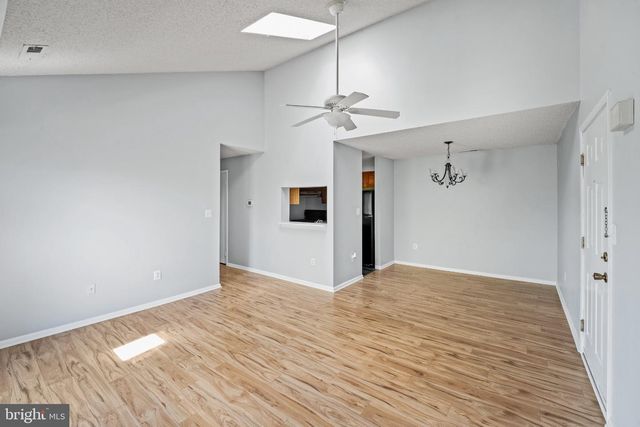 307 RAVENS CREST DR, Plainsboro, NJ 08536