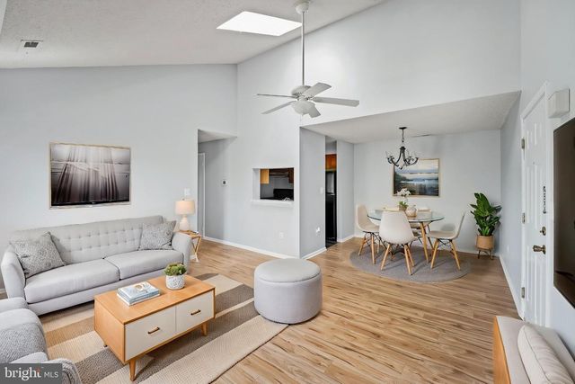 307 RAVENS CREST DR, Plainsboro, NJ 08536