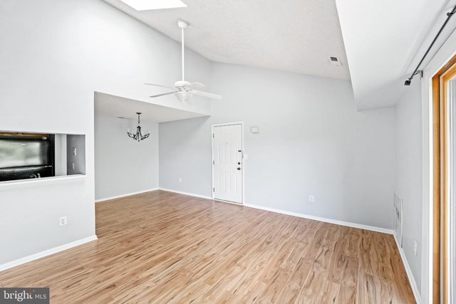 307 RAVENS CREST DR, Plainsboro, NJ 08536