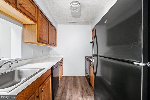 307 RAVENS CREST DR, Plainsboro, NJ 08536