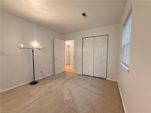 1249 Sir Kay DR, Chesapeake, VA 23323