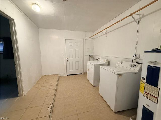 1249 Sir Kay DR, Chesapeake, VA 23323