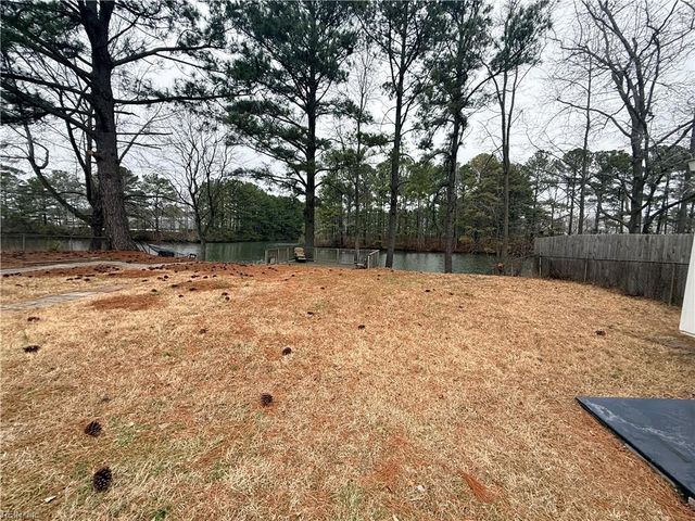 1249 Sir Kay DR, Chesapeake, VA 23323