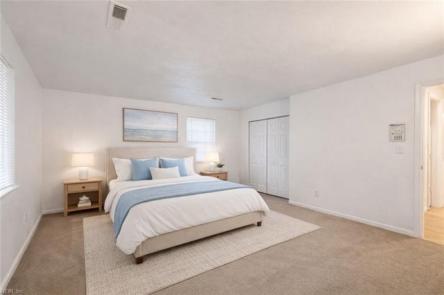 1249 Sir Kay DR, Chesapeake, VA 23323