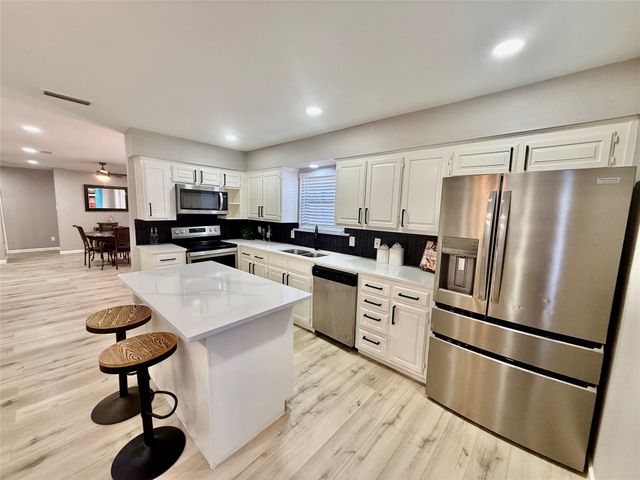 2209 Hardy Road, Grand Prairie, TX 75051