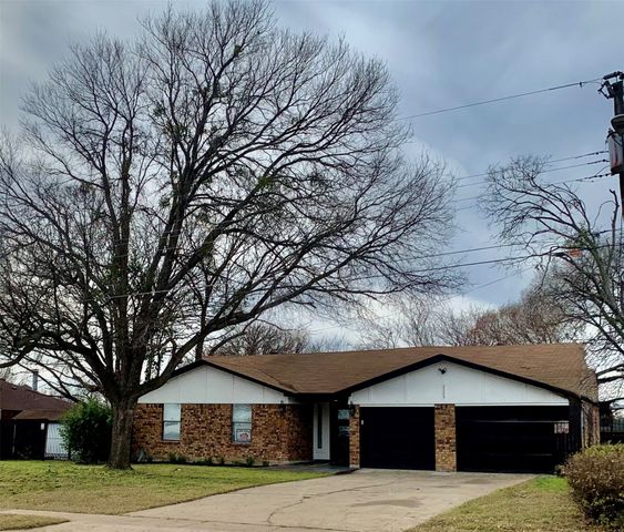 2209 Hardy Road, Grand Prairie, TX 75051