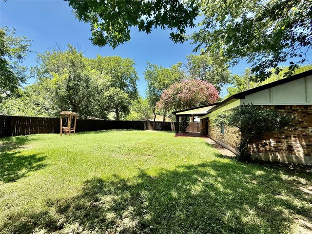 2209 Hardy Road, Grand Prairie, TX 75051