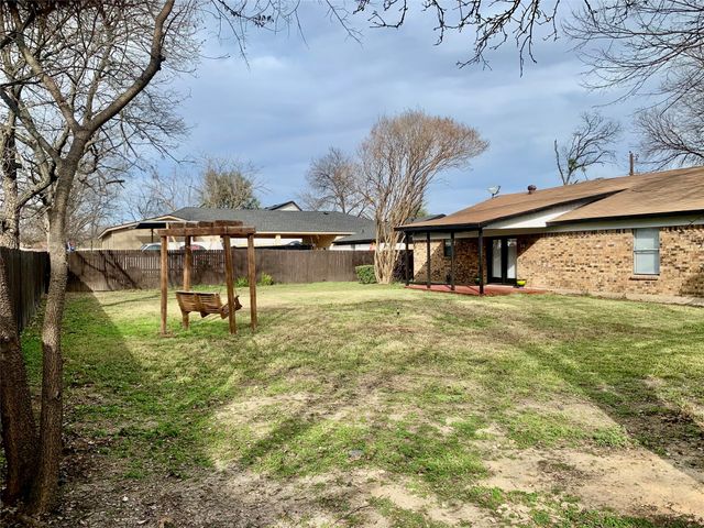 2209 Hardy Road, Grand Prairie, TX 75051