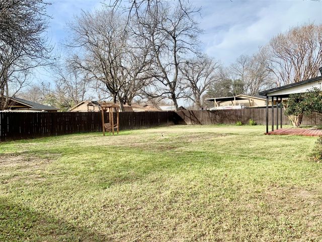 2209 Hardy Road, Grand Prairie, TX 75051