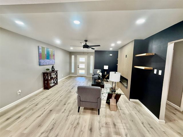 2209 Hardy Road, Grand Prairie, TX 75051