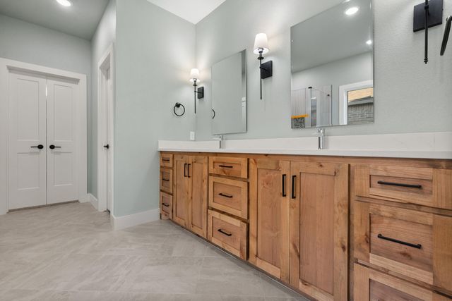 1121 N 6th Street, Wolfforth, TX 79382