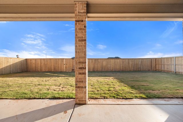 1121 N 6th Street, Wolfforth, TX 79382