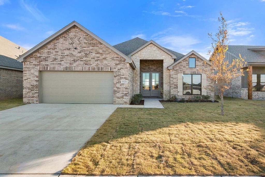 1121 N 6th Street, Wolfforth, TX 79382