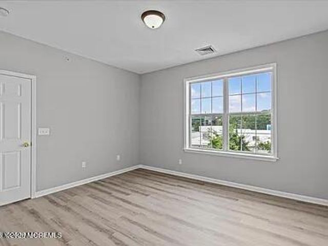 136 Mill Pond Way, Eatontown, NJ 07724