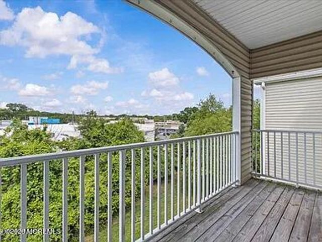 136 Mill Pond Way, Eatontown, NJ 07724