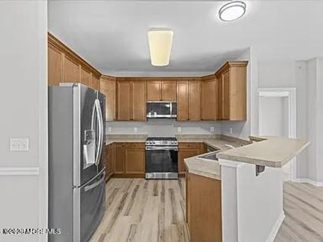 136 Mill Pond Way, Eatontown, NJ 07724