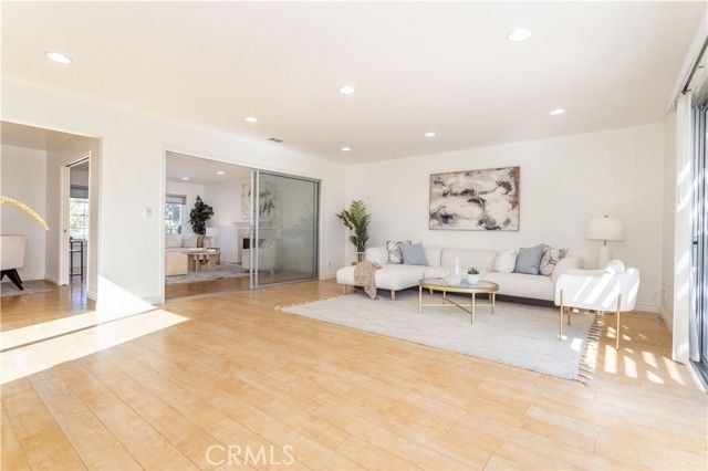 11144 Haskell, Granada Hills (los Angeles), CA 91344