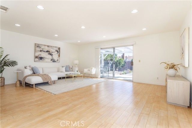 11144 Haskell, Granada Hills (los Angeles), CA 91344