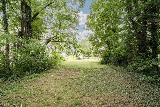 9913 Rosehill Avenue, Cleveland, OH 44104