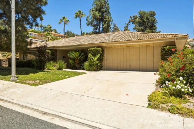 1716 Greenbriar Road, Glendale, CA 91207
