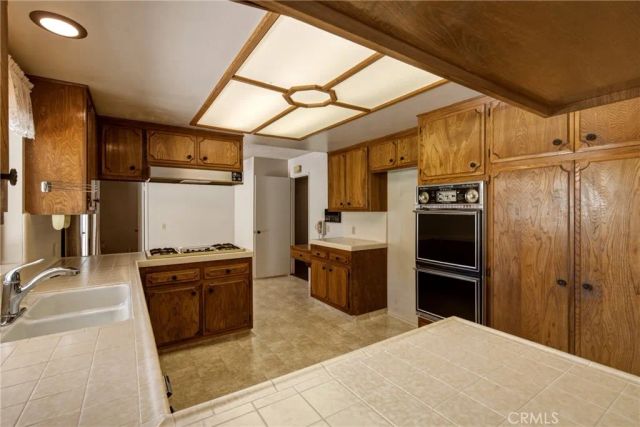 1716 Greenbriar Road, Glendale, CA 91207