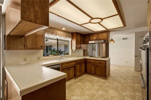 1716 Greenbriar Road, Glendale, CA 91207