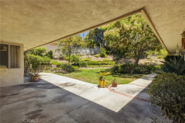 1716 Greenbriar Road, Glendale, CA 91207