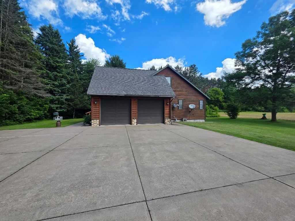 Image 10 of property listing at 772 5th Ave., Cumberland, WI 54829
