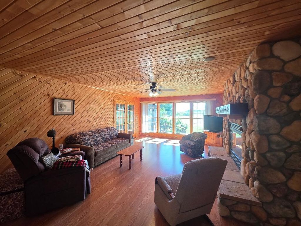 Image 15 of property listing at 772 5th Ave., Cumberland, WI 54829