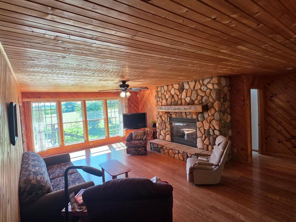 Image 16 of property listing at 772 5th Ave., Cumberland, WI 54829