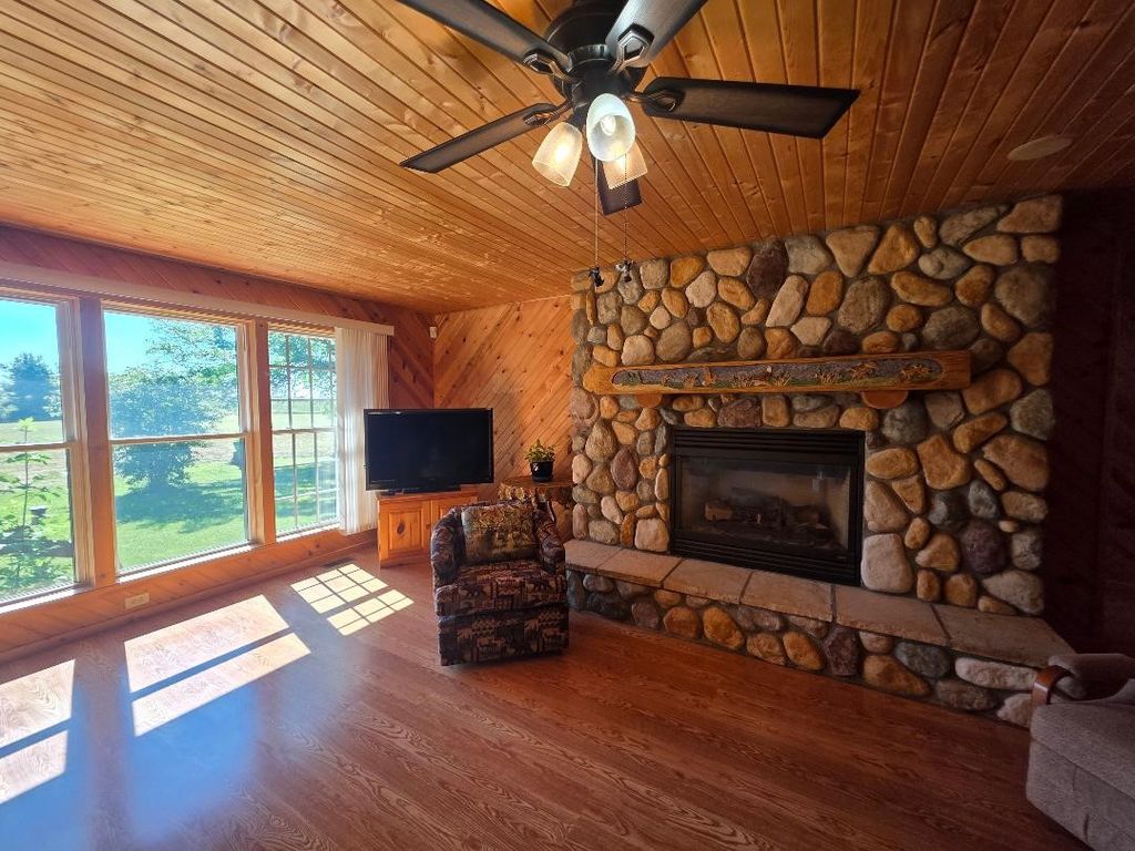 Image 17 of property listing at 772 5th Ave., Cumberland, WI 54829