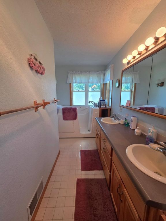 Image 22 of property listing at 772 5th Ave., Cumberland, WI 54829