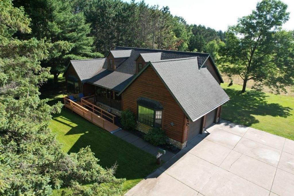 Image 37 of property listing at 772 5th Ave., Cumberland, WI 54829