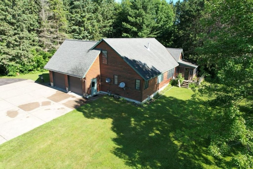 Image 38 of property listing at 772 5th Ave., Cumberland, WI 54829
