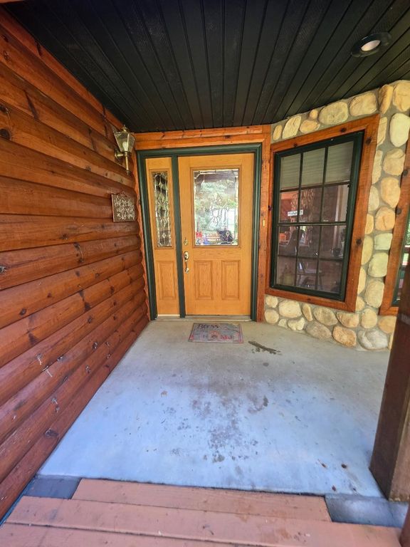 Image 4 of property listing at 772 5th Ave., Cumberland, WI 54829