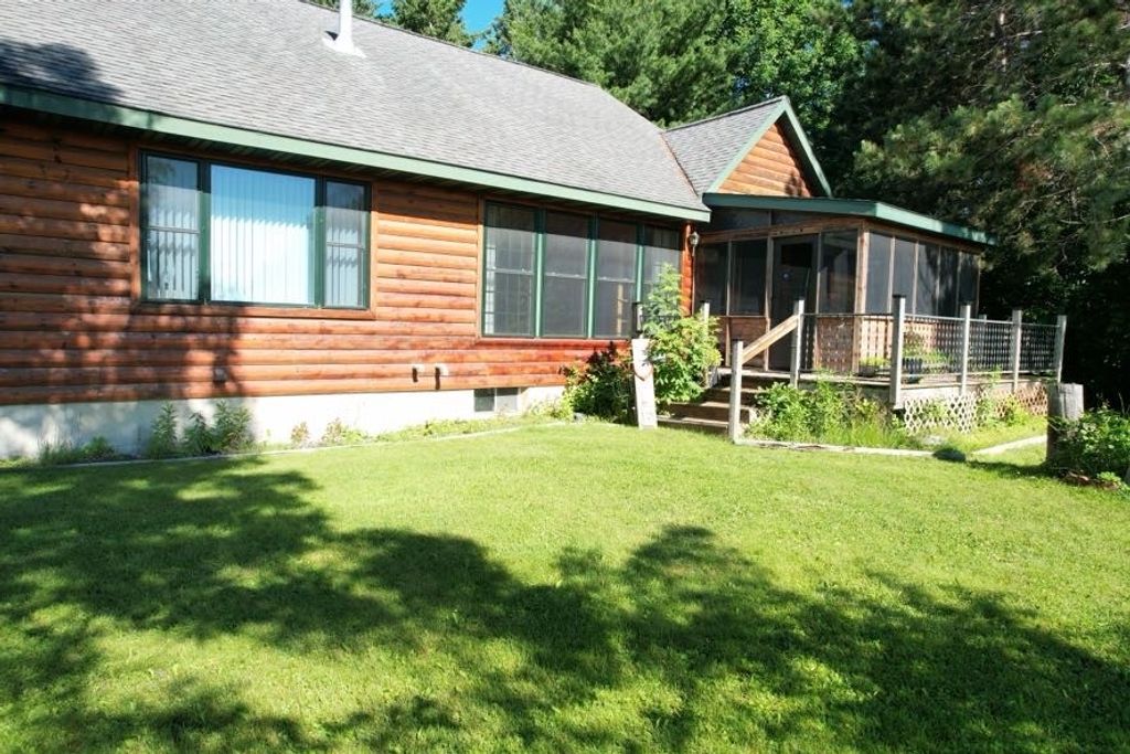 Image 7 of property listing at 772 5th Ave., Cumberland, WI 54829
