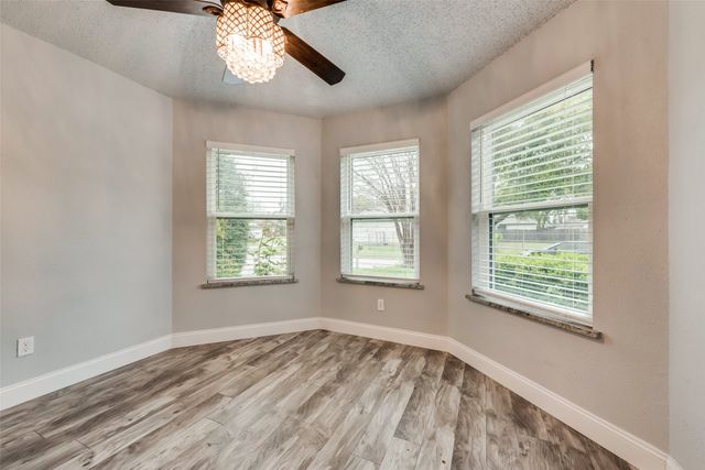 1002 Canary Lane, Mansfield, TX 76063