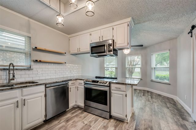 1002 Canary Lane, Mansfield, TX 76063