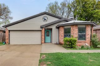 1002 Canary Lane, Mansfield, TX 76063