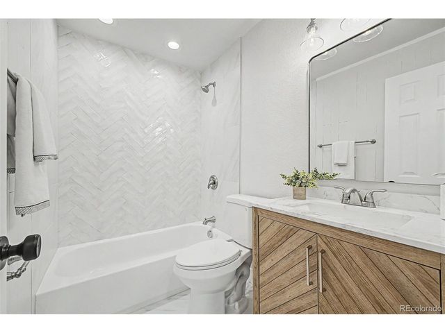 9272 W Hoover Pl, Littleton, CO 80123