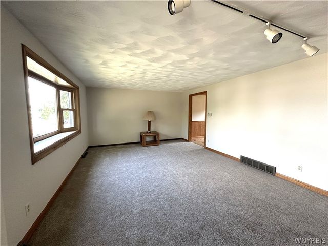 75 Caprice Drive, Cheektowaga, NY 14227