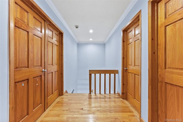 4 John Bean Court, Port Washington, NY 11050