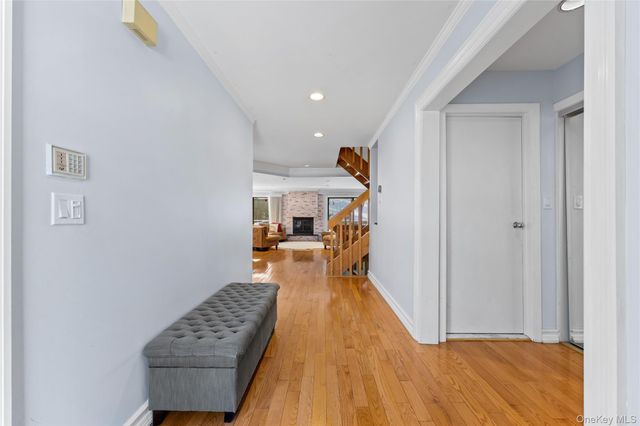 4 John Bean Court, Port Washington, NY 11050