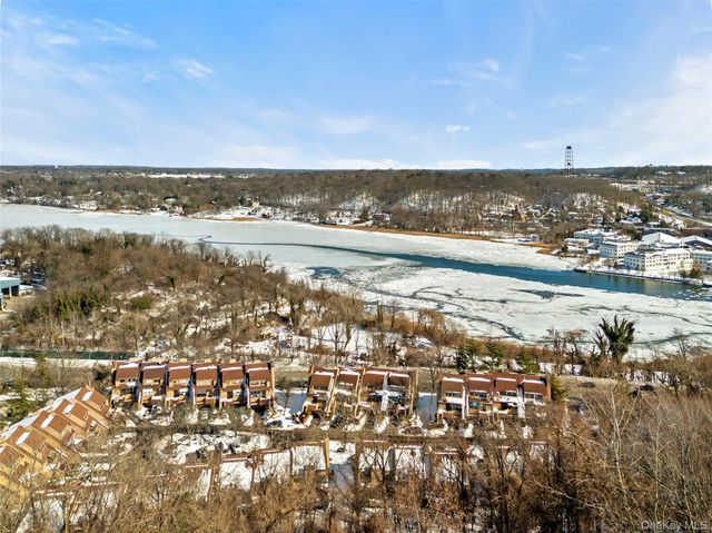 4 John Bean Court, Port Washington, NY 11050