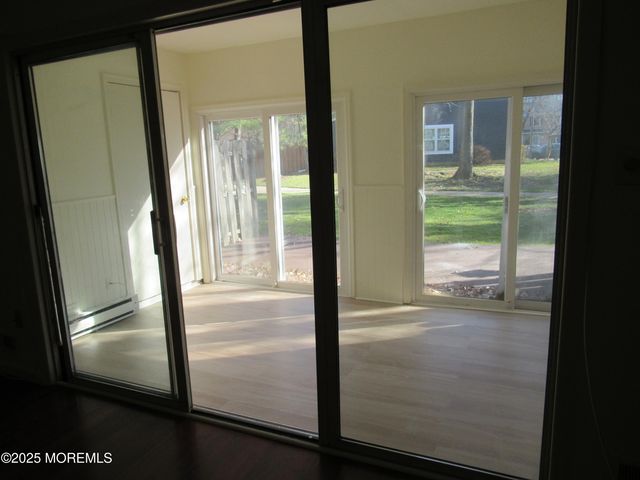 32 Lafayette Court, North Brunswick, NJ 08902