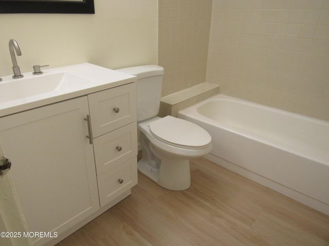 32 Lafayette Court, North Brunswick, NJ 08902