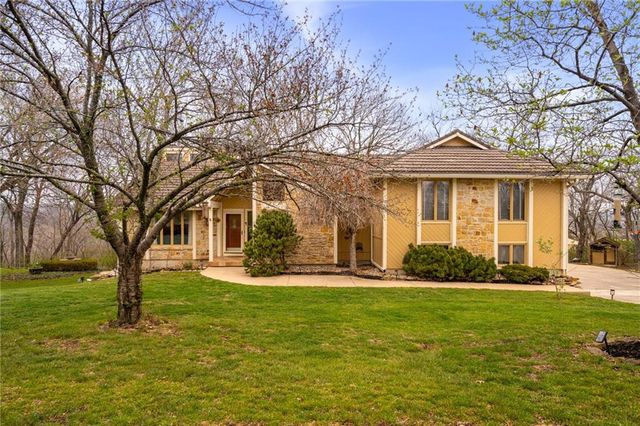 20414 Crickett Lane, Lenexa, KS 66220