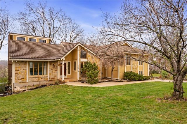 20414 Crickett Lane, Lenexa, KS 66220