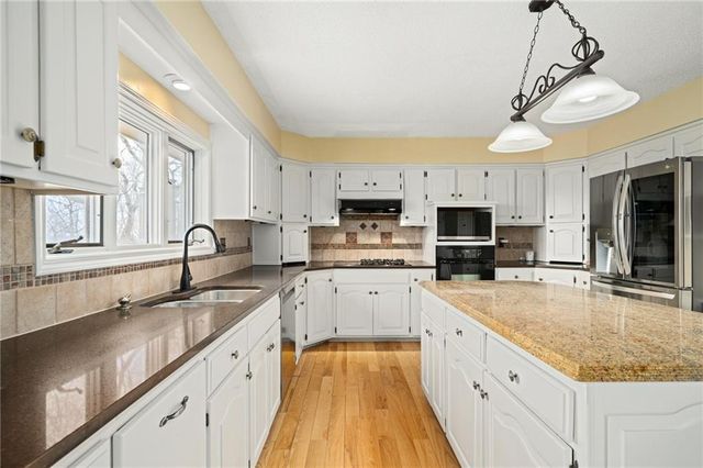 20414 Crickett Lane, Lenexa, KS 66220