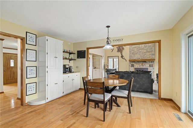20414 Crickett Lane, Lenexa, KS 66220